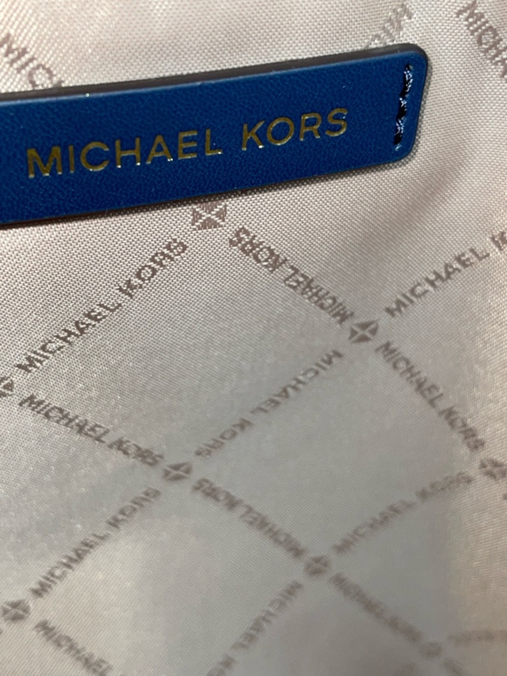 MICHAEL KORS MAEVE LARGE LOGO TOTE BAG - Picture 9 of 10
